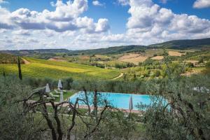 Historic Farmhouse Overlooking San Gimignano