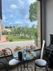 Historic Farmhouse Overlooking San Gimignano