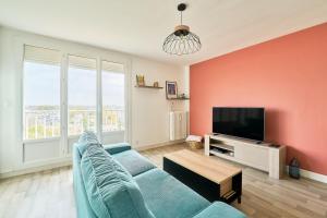 Cobalt - Two-Bedroom Apartment - Balcony