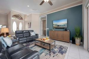 Cape Vista Tropical Waterfront Vacation Home Cape