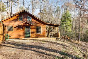 Fish and Hike Wooded Circle P Cabin in Murphy