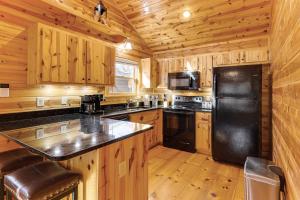Fish and Hike Wooded Circle P Cabin in Murphy