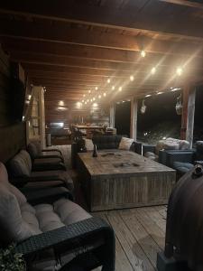 Studio with Pool Table and Optional Sauna & Hot Tub