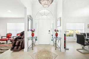 Endless Summer - 4 Bedroom with Gym and Jacuzzi