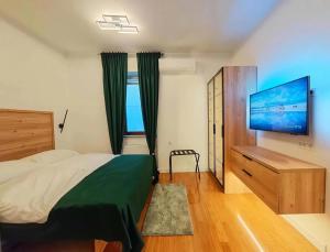 Tesla Street Retreat