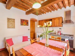 Tuscan Apartment with Pool - Garden and Lake