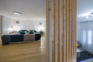 Bright & Renovated Studio