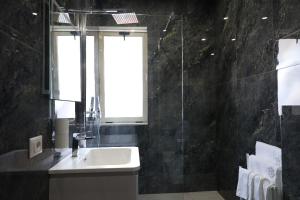 Salvatore Apartment with Balcony