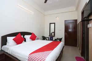 Hotel O by OYO Shiva Palace