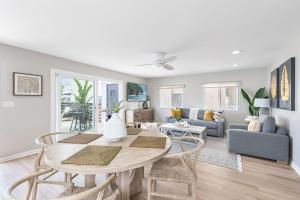 Remodeled 2Br One House From Beach Walk To Shops & Dining By Beachview Rentals