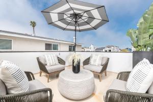 Remodeled 2Br One House From Beach Walk To Shops & Dining By Beachview Rentals