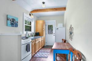 Cabins at Flite Acres - *Entire Property