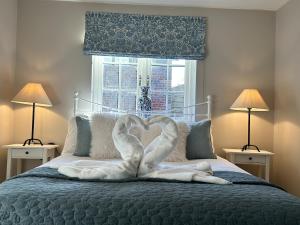 The Lodge - Elegant Peaceful Countryside Escape