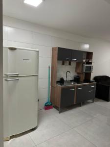 Loft completo 200 metros do consulado americano