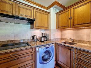 Appartement spacieux aux Menuires, 3 chambres, balcon - FR-1-344-1233