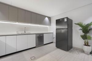 Premium 2BR Apartment Near Al Nada NZL268