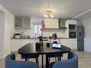 Charming Seaside Flat