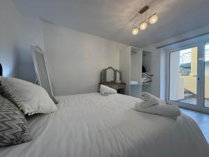 Charming Seaside Flat