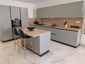 Marinas Edge Apartment Sea View