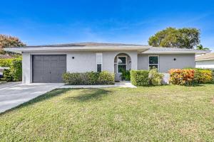 Near 5th Ave & Beach! Family-Friendly Naples Home