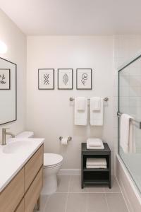 Modern 1Bed in Koreatown- Pool, Sauna & Free Parking