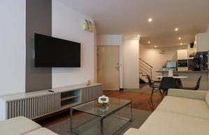 Graceful 1BR with Balcony in Miraflores