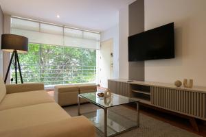 Graceful 1BR with Balcony in Miraflores