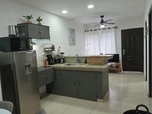 cr.arenalapartments#1..hermoso,cómodo con parqueo