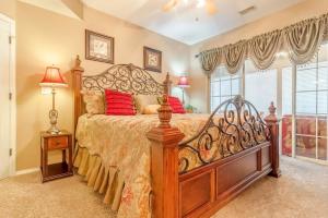 Branson Condo at Thousand Hills Walkin with Elevator Golf Front near 76 Strip