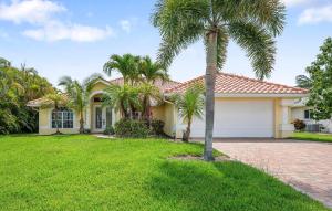 Sand By Me Stylish Retreat Golf Access and Near Pelican Sports