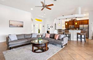 Sand By Me Stylish Retreat Golf Access and Near Pelican Sports