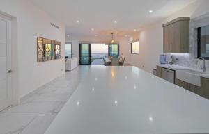 One-of-a-Kind Sunset Beach House OceanfrontIslas Del Mar