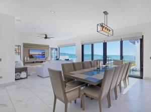 One-of-a-Kind Sunset Beach House OceanfrontIslas Del Mar