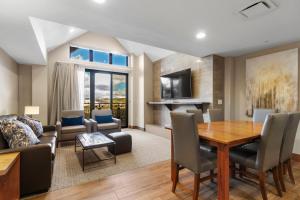 Grand Colorado on Peak 8 - 2 bedroom ski-inski-out