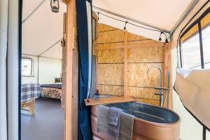 Cozy Old West Glamping Walk to Tombstone