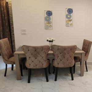 Rehab City Getaway - Near Airport