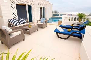 Casa Solarium, Aldaba Selection