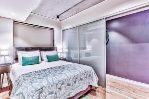 Gorgeous Table Mountain Views at The Docklands