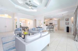 Sunshine-Quiet Cape Coral Neighborhood - Tiki Hut