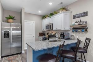 Crossroads Vistas - 3BDR Condo