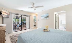 Tequila Sunrise - Off Water Home with Jacuzzi and