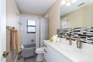 Tequila Sunrise - Off Water Home with Jacuzzi and