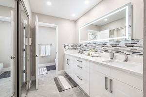 Tequila Sunrise - Off Water Home with Jacuzzi and