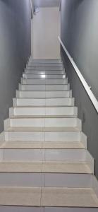 Kitnet completa próximo ao centro da cidade de matinhos