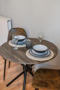 Modern 1BR Apartment in Wallfield - City Location