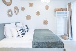 Central - Comfy - NEW