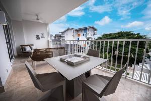 Marina Luxe Stay | Brand New & Breathtaking