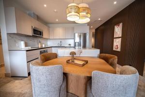 Marina Luxe Stay | Brand New & Breathtaking