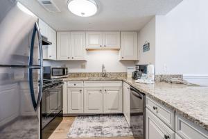 Island Sunrise 266 by Youngs Suncoast