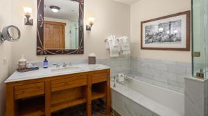 1125 Lodge At Spruce Peak Ski In Ski In Ski Out King Studio By Stowe Mountain Rentals